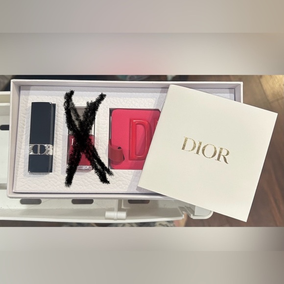 Dior Makeup Travel Set. Red Luggage Tag. Rouge lip 999. NO NAIL POLISH INCLUDED. - Picture 4 of 4